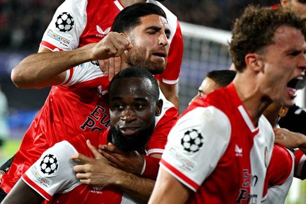 ROTTERDAM - (l-r) Alireza Jahanbaksh of Feyenoord, Lutsharel Geertruida of Feyenoord, Mats Wieffer of Feyenoord during the UEFA Champions League match between Feyenoord and Celtic FC at Feyenoord Stadion de Kuip on September 19, 2023 in Rotterdam, Netherlands. ANP OLAF KRAAK Group E - UEFA Champions League 2023 2024 xVIxANPxSportx xxANPxIVx 478722131 originalFilename: 478722131.jpg