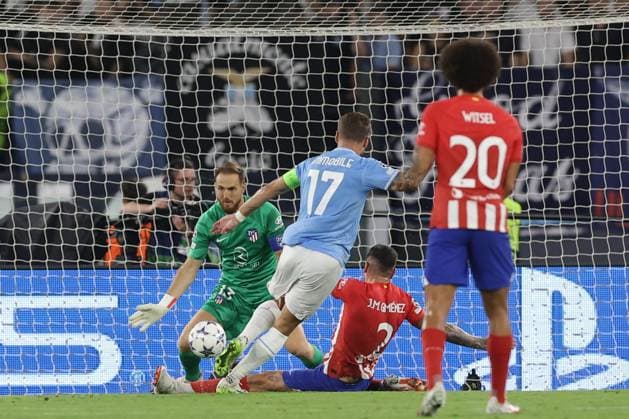 Atletico Madrid s Slovenian goalkeeper Jan Oblak challenges for the ball with Lazio s Italian forward Ciro Immobile during the UEFA Champions League match SS Lazio vs Atletico Madrid at Olimpico Stadium on September 19, 2023, in Rome.  Copyright: xAntonioxBalasco IPAxSportx xipa-x xx IPA_40418844 IPA_IPA40418844