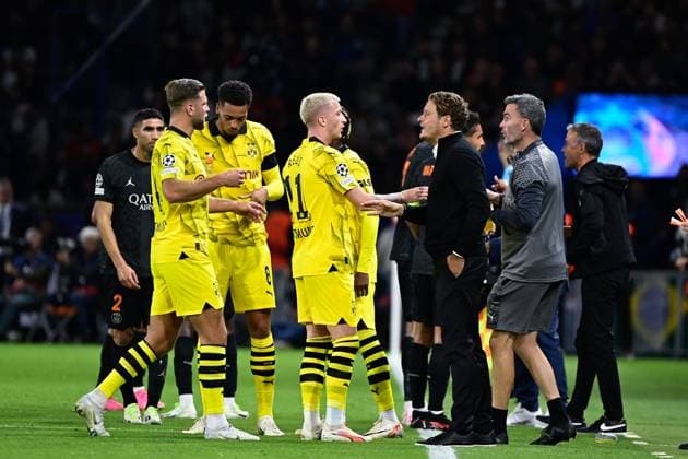 Edin Terzic ( entraineur Borussia Dortmund ) - Marco Reus ( 11 - Borussia Dortmund ) - FOOTBALL : Paris Saint Germain vs Borussia Dortmund - Ligue des Champions - 19 09 2023 FedericoPestellini Panoramic 