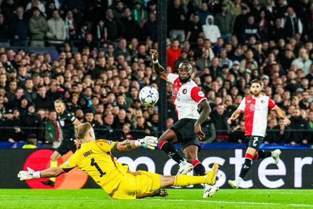 UEFA Champions League: Feyenoord v Celtic Rotterdam - Lutsharel Geertruida of Feyenoord scores the disallowed 2-0 during the 1st leg of the UEFA Champions League between Feyenoord v Celtic at Stadion Feijenoord De Kuip on 19 September 2023 in Rotterdam, The Netherlands. Copyright: xTomxBodex