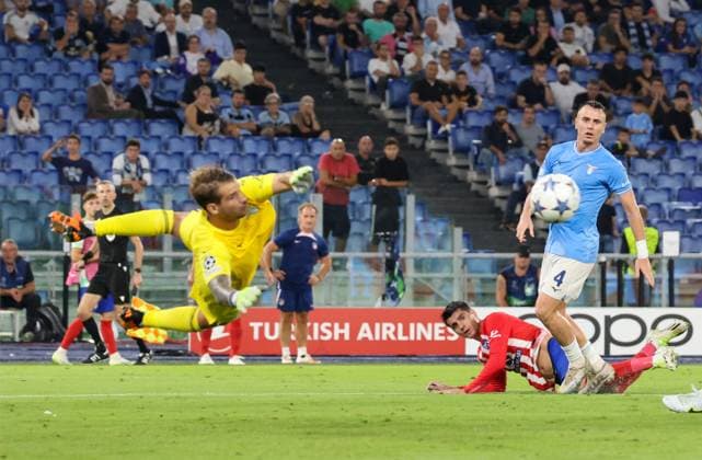 September 19, 2023, Rome, Lazio, Italy: 19 09 2023 Rome Olympic stadium football match valid for the Champions League 2023 24 between SS Lazio vs Atletico Madrid.In the picture: Ivan Provedel of SS Lazio - Alvaro Morata Rome Italy - ZUMAs236 20230919_aap_s236_009 Copyright: xFabioxSassox