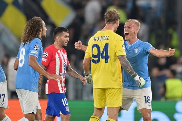 Foto Alfredo Falcone LaPresse 19 Settembre 2023 - Roma, Italia - calcio - Lazio vs Atletico Madrid - Champions League 20223 2024 - Fase a gironi Gruppo E - Stadio Olimpico. Nella foto: esultanza goal del pareggio 1-1 di Ivan Provedel (portiere SS Lazio) Foto Alfredo Falcone LaPresse SEPTEMBER 19, 2023 Rome, Italy - sport, soccer - Lazio vs Club Atl& xe9;tico de Madrid - Champions League 20223 2024 - Group Stage Group E - Olimpic Stadium. In the pic: Ivan Provedel (goalkeeper SS Lazio) scores goal 1-1  Copyright: xAlfredoxFalcone LaPressex