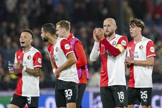 ROTTERDAM, 19Ã09-2023, Stadium Feijenoord De Kuip , Champions League , season 2023 2024, Feyenoord - Celtic , Feyenoord players acknowledging the fans Feyenoord - Celtic  x22412975x Copyright: