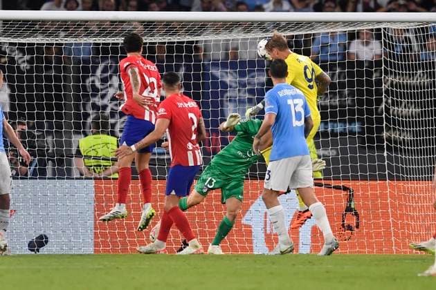 Sport Bilder des Tages Ivan Provedel of SS Lazio scores the goal of 1-1 during the Champions League Group E football match between SS Lazio and Atletico Madrid at Olimpico stadium in Rome (Italy), September 19th, 2023. AntoniettaxBaldassarre