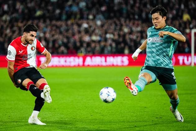 UEFA Champions League: Feyenoord v Celtic Rotterdam - Alireza Jahanbakhsh of Feyenoord, Hyunjun Yang of Celtic during the 1st leg of the UEFA Champions League between Feyenoord v Celtic at Stadion Feijenoord De Kuip on 19 September 2023 in Rotterdam, The Netherlands. Copyright: xYannickxVerhoevenx