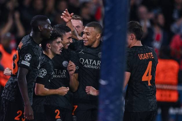19.09.2023, Fussball, Champions League, 1. Spieltag, Saison 2023 2024, Paris St. Germain - Borussia Dortmund, Achraf Hakimi (Paris St. Germain) freut sich über das Tor zum 2:0 mit der Mannschaft. xRHR-FOTO TKx Copyright: RHR-FOTOx RHR-FOTO TK