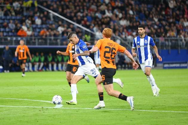 Fußball Herren Saison 2023-2024 UEFA Champions League 1. Spieltag I Schachtar Donezk - FC Porto I 19.09.2023 AndrÃ Franco (20, FC Porto) schießt aufs Tor. Hamburg Volksparkstadion Hamburg Deutschland Copyright: xLobecax xHenningxRohlfsx
