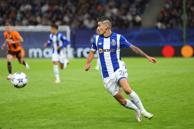 Fußball Herren Saison 2023-2024 UEFA Champions League 1. Spieltag I Schachtar Donezk - FC Porto I 19.09.2023 AndrÃ Franco (20, FC Porto) am Ball. Hamburg Volksparkstadion Hamburg Deutschland Copyright: xLobecax xHenningxRohlfsx