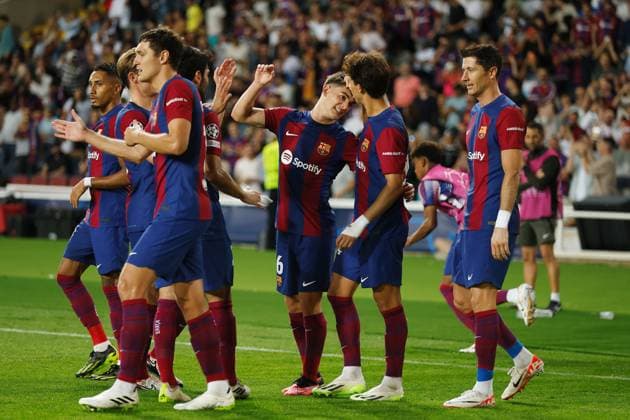Barcelona team group, Mannschaftsbild, Totale (Barcelona), SEPTEMBER 19, 2023 - Football Soccer : Barcelona team group celebrate after Gavi s goal during UEFA Champions League Group stage Group H match between FC Barcelona, Barca 5-0 Royal Antwerp FC at the Estadi Olimpic Lluis Companys in Barcelona, Spain. Noxthirdxpartyxsales  (229813877)