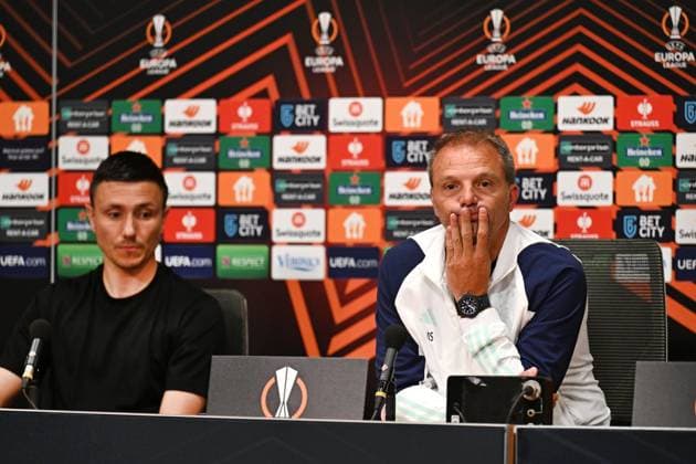 AMSTERDAM - Ajax coach Maurice Steijn and Steven Berghuis during the press conference, PK, Pressekonferenz of Ajax Amsterdam in the run-up to the Europa League match against Olympic Marseille in the Johan Cruijff ArenA on September 20, 2023 in Amsterdam, the Netherlands. ANP OLAF KRAAK UEFA Europa League MD-1 2023 2024 xVIxANPxSportx xxANPxIVx 478772787 originalFilename: 478772787.jpg