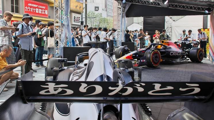 Scuderia AlphaTauri AT02(Front and Oracle Red Bull Racing RB19 are seen displayed during an event for F1 Japan Grand Prix Formula 1 Tokyo Festival 2023 at Kabuki-cho, Shinjuku in Tokyo, Japan on Wednesday, September 20, 2023.  TKP2023092005 KEIZOxMORI