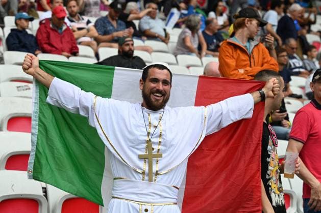 Sport Themen der Woche KW38 Sport Bilder des Tages Rugby World Cup match - Italy vs Uruguay italian fans in nice during Italy vs Uruguay, Rugby World Cup match in Nice, France, September 20 2023 Nice France  Copyright: xIPAxSport ABACAx BRIPASport20230920_461 IPAxSport ABACAx BRIPASport20230920_461