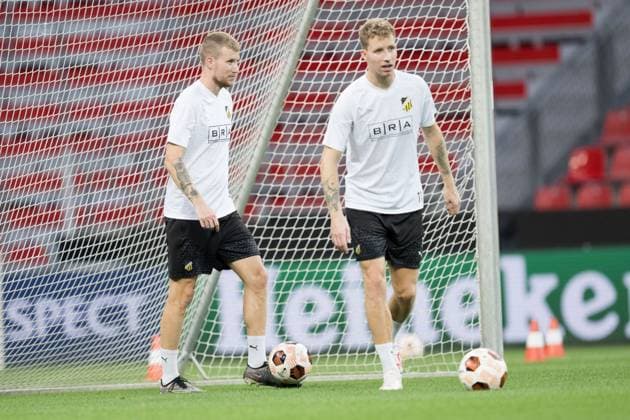 230920 Simon Gustafson and Samuel Gustafson of Häcken Surinams a training session ahead of the UEFA Europa League match against Bayer 04 Leverkusen on September 20, 2023 in Leverkusen. Photo: Daniel Stiller BILDBYRAN kod DS DS0333 fotboll football soccer fotball uefa europa league träning practice training häcken bbeng Copyright: DANIELxSTILLER BB230920DS016