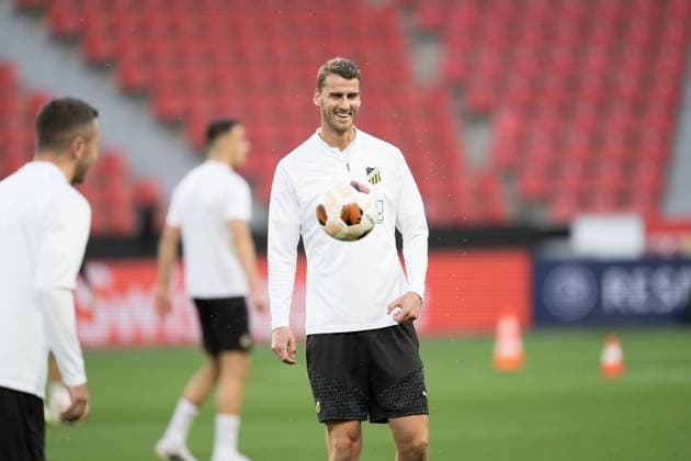 230920 Johan Hammar of Häcken during a training ahead of the UEFA Europa League match against Bayer 04 Leverkusen on September 20, 2023 in Leverkusen. Photo: Daniel Stiller BILDBYRAN kod DS DS0333 fotboll football soccer fotball uefa europa league träning practice training häcken bbeng Copyright: DANIELxSTILLER BB230920DS019
