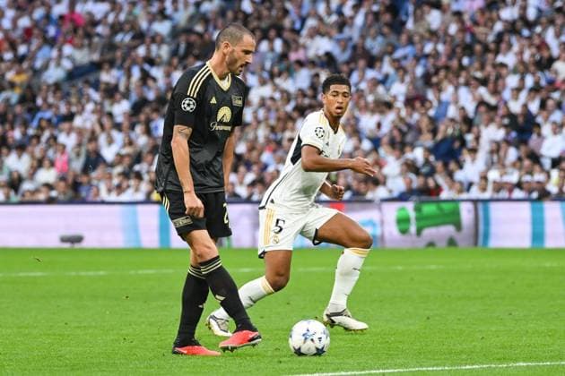 Fussball, Herren, Saison 2023 2024, Champions League (Gruppe C, 1. Spieltag), Real Madrid - 1. FC Union Berlin, v. l. Leonardo Bonucci (1. FC Union Berlin) und Jude Bellingham (Real Madrid) , 20.09. 2023, Copyright: xMatthiasxKochx