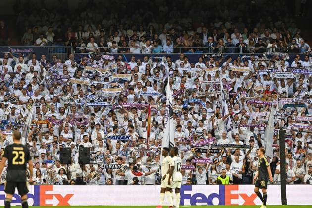 Fussball, Herren, Saison 2023 2024, Champions League (Gruppe C, 1. Spieltag), Real Madrid - 1. FC Union Berlin, v. l. Die Fans von Real Madrid , 20.09. 2023, Copyright: xMatthiasxKochx