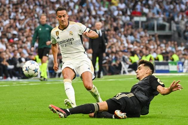 Fussball, Herren, Saison 2023 2024, Champions League (Gruppe C, 1. Spieltag), Real Madrid - 1. FC Union Berlin, v. l. Lucas Vazquez (Real Madrid) und Diogo Leite (1. FC Union Berlin) im Zweikampf, battle for the ball, 20.09. 2023, Copyright: xMatthiasxKochx