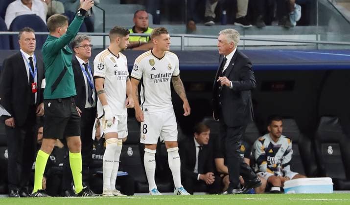 re. Trainer Carlo Ancelotti, Einwechselung Federico Valverde und Toni Kroos Fußball Fussball UEFA Champions League UCL Herren 1.Spieltag Saison 2023 2024 20.09.2023 Real Madrid vs 1.FC Union Berlin FCU Estadio Bernabeu DFL regulations prohibit any use of photographs as image sequences and or quasi-video