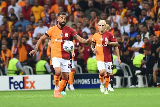 Kerem Demirbay (L) and Lucas Torreira (R) of Galatasaray during the UEFA Champions League match between Galatasaray and F.C. Copenhagen at Ali Sami Yen Sports Complex Rams Park Arena on September 20, 2023 in Istanbul, Turkey. Istanbul Turkey Copyright: xSeskimPhotox Gsaray-Copenhagen-20923 (22)
