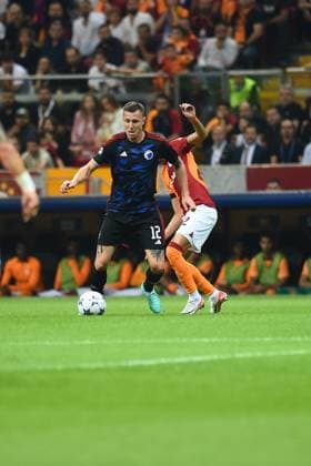 Hakim Ziyech of Galatasaray and Lukas Lerager (12) of F.C. Copenhagen during the UEFA Champions League match between Galatasaray and F.C. Copenhagen at Ali Sami Yen Sports Complex Rams Park Arena on September 20, 2023 in Istanbul, Turkey. Istanbul Turkey Copyright: xSeskimPhotox Gsaray-Copenhagen-20923 (44)