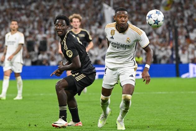 Fussball, Herren, Saison 2023 2024, Champions League (Gruppe C, 1. Spieltag), Real Madrid - 1. FC Union Berlin, v. l. David Datro Fofana (1. FC Union Berlin) und David Alaba (Real Madrid) im Zweikampf, battle for the ball, 20.09. 2023, Copyright: xMatthiasxKochx