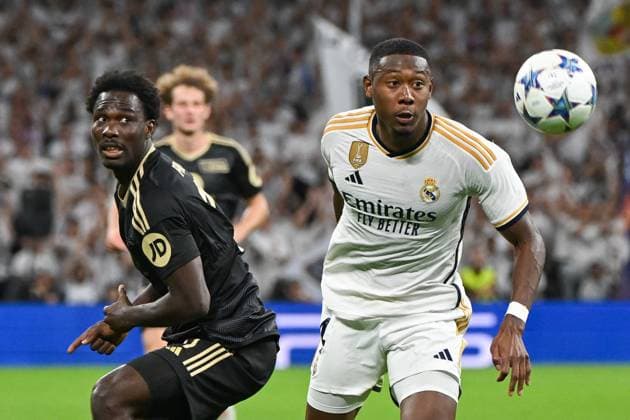 Fussball, Herren, Saison 2023 2024, Champions League (Gruppe C, 1. Spieltag), Real Madrid - 1. FC Union Berlin, v. l. David Datro Fofana (1. FC Union Berlin) und David Alaba (Real Madrid) im Zweikampf, battle for the ball, 20.09. 2023, Copyright: xMatthiasxKochx