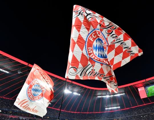 vor Spielbeginn: Flaggen Fahnen Stadion Tribuene Logo FC Bayern Muenchen FCB vs Manchester United, ManU ManUnited ManU Gruppenphase 20.09.2023 DFL REGULATIONS PROHIBIT ANY USE OF PHOTOGRAPHS AS IMAGE SEQUENCES AND OR QUASI-VIDEO FC Bayern Muenchen FCB vs Manchester United