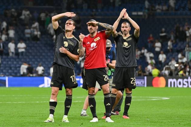 Sport Bilder des Tages Fussball, Herren, Saison 2023 2024, Champions League (Gruppe C, 1. Spieltag), Real Madrid - 1. FC Union Berlin, v. l. Kevin Behrens (1. FC Union Berlin), Christopher Trimmel (1. FC Union Berlin) und Leonardo Bonucci (1. FC Union Berlin) , 20.09. 2023, Copyright: xMatthiasxKochx