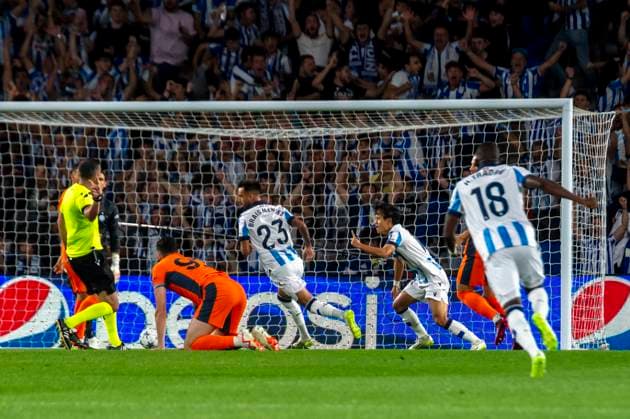 Real Sociedad vs Inter: Group D - UEFA Champions League Players of Real Sociedad celebrate after scoring their team s first goal during the UEFA Champions League match between Real Sociedad and Inter at Reale Arena. Donostia (Basque Country). September 20, 2023. (Gari Garaialde Bostok Photo) Donostia Gipuzkoa Spain Editorial Use Only  Copyright: xGarikoitzxGaraialdex Bostok Photo GarixGaraialdex GG2309200049