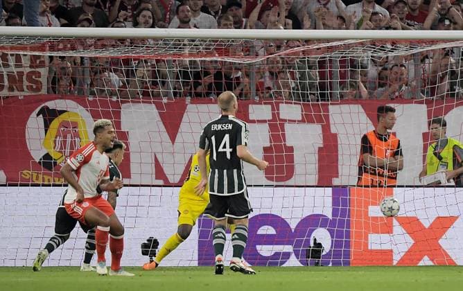 20.09.2023, xemx, Fussball UEFA Champions League, FC Bayern Muenchen - Manchester United, ManU emspor, v.l. Serge Gnabry (FC Bayern Muenchen) Goal scored, erziehlt das Tor zum 2:0 (DFL DFB REGULATIONS PROHIBIT ANY USE OF PHOTOGRAPHS as IMAGE SEQUENCES and or QUASI-VIDEO) Muenchen