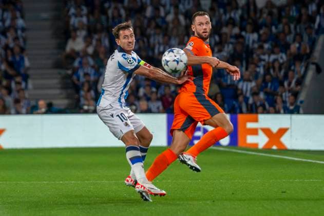Real Sociedad vs Inter: Group D - UEFA Champions League Mikel Oyarzabal of Real Sociedad and Marko Arnautovic of FC Internazionale Milano in action UEFA Champions League match between Real Sociedad and Inter at Reale Arena. Donostia (Basque Country). September 20, 2023. (Gari Garaialde Bostok Photo) Donostia Gipuzkoa Spain Editorial Use Only  Copyright: xGarikoitzxGaraialdex Bostok Photo GarixGaraialdex GG2309200101