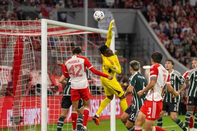 Sport Bilder des Tages Jamal Musiala (FC Bayern Muenchen), Torwart Andre Onana, Lisandro Martinez Manchester United, ManU und Minjae Kim (FC Bayern Muenchen). Deutschland, Muenchen, 20.09.2023, Fussball, UEFA Champions League: FC Bayern Muenchen vs Manchester United, Saison 2023 2024, Match Day 1, Allianz Arena Foto: A2 Bildagentur Peter Hartenfelser