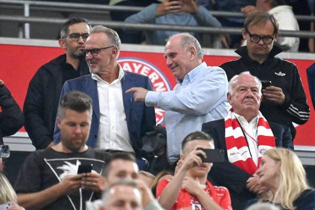 Karl Heinz RUMMENIGGE, (ehemaliger Vorstandsvorsitzender) mit Uli HOENESS (Höness,Ehrenpraesident Bayern Muenchen) Fussball Champions League Gruppenphase 1.Spieltag FC Bayern Muenchen Manchester United, ManU (ManU) am 20.09.2023, A L L I A N Z A R E N A.