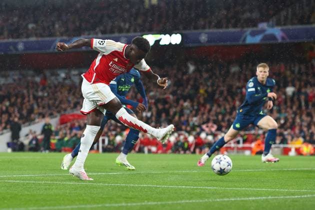 Sport Bilder des Tages Arsenal v PSV Eindhoven 20 September 2023, London - Champion™s League Football, Group Stage - Arsenal v PSV Eindhoven - Bukayo Saka of Arsenal scores their first goal - Photo: Charlotte Wilson Offside. London UK Copyright: xCharlottexWilsonx xOffsidexOffside