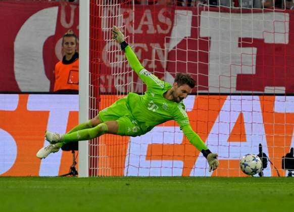 20.09.2023, Fussball UEFA Championsleague 2023 2024: 1.Spieltag Vorrunde, FC Bayern München - Manchester United, ManU in der Allianz-Arena München. Torwart Sven Ulreich (FC Bayern München) kassiert das 2:1