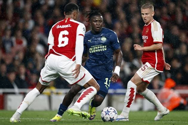 LONDON - (l-r) Gabriel of Arsenal FC, Johan Bakayoko of PSV Eindhoven, Oleksandr Zinchenko of Arsenal FC during the UEFA Champions League match between Arsenal FC and PSV Eindhoven at Emirates Stadium on September 20, 2023 in London, United Kingdom. ANP MAURICE VAN STEEN Group B - UEFA Champions League 2023 2024 xVIxANPxSportx xxANPxIVx 478803158 originalFilename: 478803158.jpg