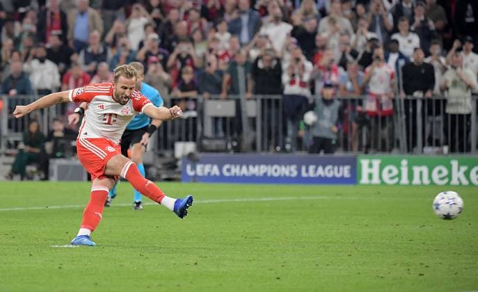 20.09.2023, xemx, Fussball UEFA Champions League, FC Bayern Muenchen - Manchester United, ManU emspor, v.l. Harry Kane (FC Bayern Muenchen) Goal scored, erziehlt das Tor zum 3:1 (DFL DFB REGULATIONS PROHIBIT ANY USE OF PHOTOGRAPHS as IMAGE SEQUENCES and or QUASI-VIDEO) Muenchen