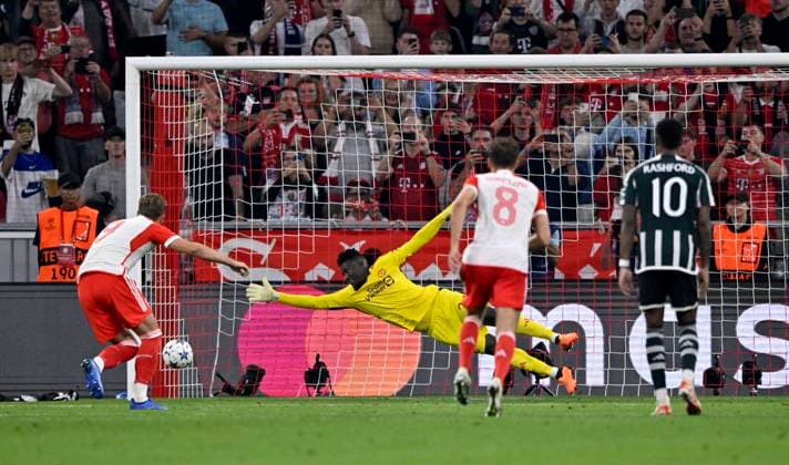TOR zum 3:1 Harry Kane FC Bayern Muenchen FCB (09) Elfmeter, Strafstoss gegen Torwart Andre Onana Manchester United, ManU ManU (24) nach Review Area VAR Videoassistent Videobeweis Video Assistent Referee Torschuss Aktion Torchance FC Bayern Muenchen FCB vs Manchester United ManUnited ManU Gruppenphase 20.09.2023 DFL REGULATIONS PROHIBIT ANY USE OF PHOTOGRAPHS AS IMAGE SEQUENCES AND OR QUASI-VIDEO FC Bayern Muenchen FCB vs Manchester United