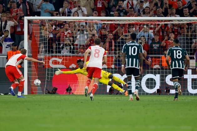 Harry Kane (FC Bayern Muenchen, 9) (l) Goal scored, erzielt das Tor zum 3:1, celebrate the goal, per Strafstoß, Strafstoss, Elfer, Elfmeter, Fussball, Uefa Champions League, Bayern München - Manchester United, ManU am 20.9.2023 in der Muenchner Allianz Arena. DFL REGULATIONS PROHIBIT ANY USE OF PHOTOGRAPHS AS IMAGE SEQUENCES AND OR QUASI-VIDEO. Copyright: HMBxMedia xHeikoxBecker