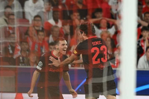 SOCCER - UEFA CL, Benfica vs RBS LISBON,PORTUGAL,20.SEP.23 - SOCCER - UEFA Champions League, group stage, SL Benfica vs Red Bull Salzburg. Image shows the rejoicing of Oscar Gloukh and Roko Simic (RBS).  GEPAxpictures xZedxJameson