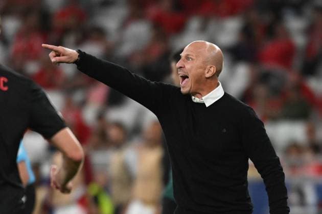 SOCCER - UEFA CL, Benfica vs RBS LISBON,PORTUGAL,20.SEP.23 - SOCCER - UEFA Champions League, group stage, SL Benfica vs Red Bull Salzburg. Image shows head coach Gerhard Struber (RBS).  GEPAxpictures xZedxJameson
