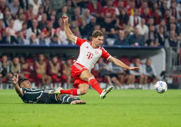 Kampf um den Ball Zweikampf zwischen Bruno Fernandes Manchester United, ManU FC, 8) und Leon Goretzka (FC Bayern Muenchen, 8). GER, FC Bayern Muenchen vs. Manchester United FC, Fussball, Champions League, Gruppenphase, 1. Spieltag, Spielzeit 2023 2024, 20.09.2023. (DFL DFB REGULATIONS PROHIBIT ANY USE OF PHOTOGRAPHS as IMAGE SEQUENCES and or QUASI-VIDEO). GER, FC Bayern Muenchen vs. Manchester United FC, Fussball, Champions League, Gruppenphase, 1. Spieltag, Spielzeit 2023 2024, 20.09.2023. Muenchen Copyright: xEibner-Pressefoto HeikexFeinerx EP_HFR