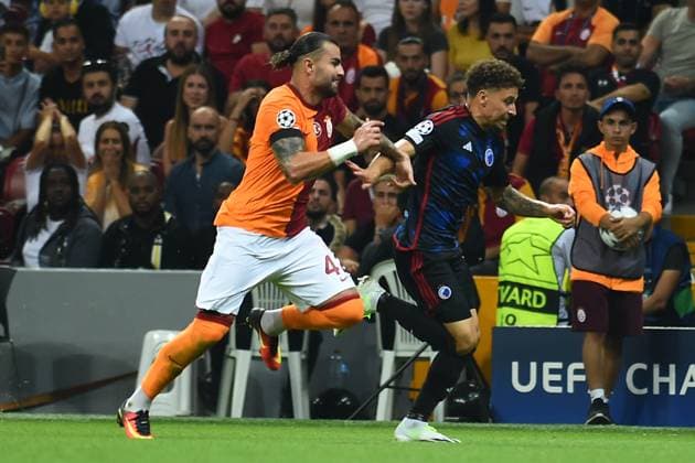 Abdulkerim Bardakci (L) of Galatasaray and Jordan Larsson of F.C. Copenhagen during the UEFA Champions League match between Galatasaray and F.C. Copenhagen at Ali Sami Yen Sports Complex Rams Park Arena on September 20, 2023 in Istanbul, Turkey. Istanbul Turkey Copyright: xSeskimPhotox Gsaray-Copenhagen-20923 (167)