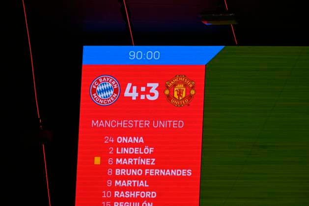 20.09.2023, Fussball UEFA Championsleague 2023 2024: 1.Spieltag Vorrunde, FC Bayern München - Manchester United, ManU in der Allianz-Arena München. Endergebnis von 4:3 wird auf der Anzeigetafel eingeblendet.