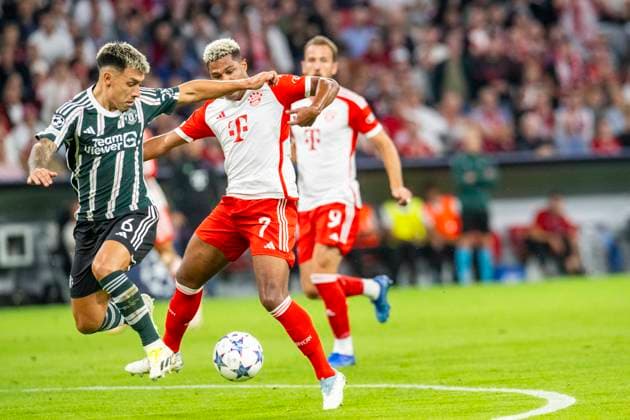 6 Lisandro Martinez ManU, 7 Gnabry FCB, Champions League, FC Bayern Muenchen vs. Manchester United, ManU Allianz Arena, Muenchen. 20.09.2023 Â