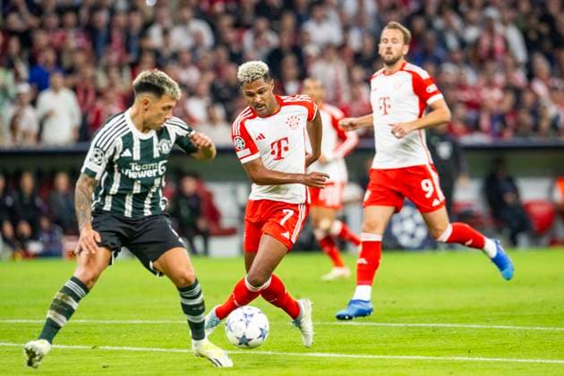 6 Lisandro Martinez ManU, 7 Gnabry FCB, Champions League, FC Bayern Muenchen vs. Manchester United, ManU Allianz Arena, Muenchen. 20.09.2023 Â
