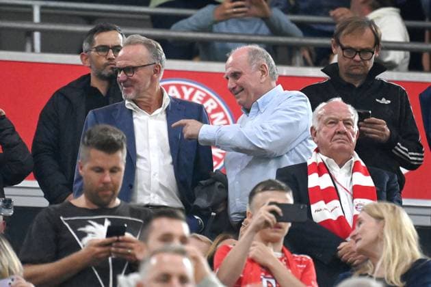 Karl Heinz RUMMENIGGE, (ehemaliger Vorstandsvorsitzender) mit Uli HOENESS (Höness,Ehrenpraesident Bayern Muenchen) auf der Tribuene. Fussball Champions League Gruppenphase 1.Spieltag FC Bayern Muenchen Manchester United, ManU (ManU) 4-3 am 20.09.2023, A L L I A N Z A R E N A.