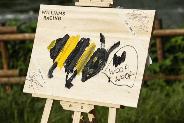 ALBON Alexander (tha), Williams Racing FW45, portrait SARGEANT Logan (usa), Williams Racing FW45, portrait Buzzing Corner project in support of biodiversity of bee during the 2023 Formula 1 Lenovo Japanese Grand Prix, 16th round of the 2023 Formula One World Championship, WM, Weltmeisterschaft from September 22 to 24, 2023 on the Suzuka International Racing Course, in Suzuka - F1 - JAPANESE GRAND PRIX 2023 DPPI Panoramic  00123036__R3_3243