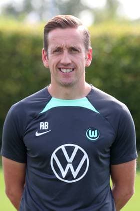 VfL Wolfsburg Wolfsburg, 20.09.2023, FUßBALL - VfL Wolfsburg, 1. Bundesliga, Saison 2023 24. Fototermin, Co-Trainer und Analyst Aaron Briggs (VfL Wolfsburg) Wolfsburg