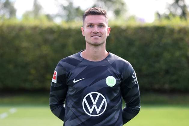 VfL Wolfsburg Wolfsburg, 20.09.2023, FUßBALL - VfL Wolfsburg, 1. Bundesliga, Saison 2023 24. Fototermin, Torwart Pavao Pervan (VfL Wolfsburg) Wolfsburg